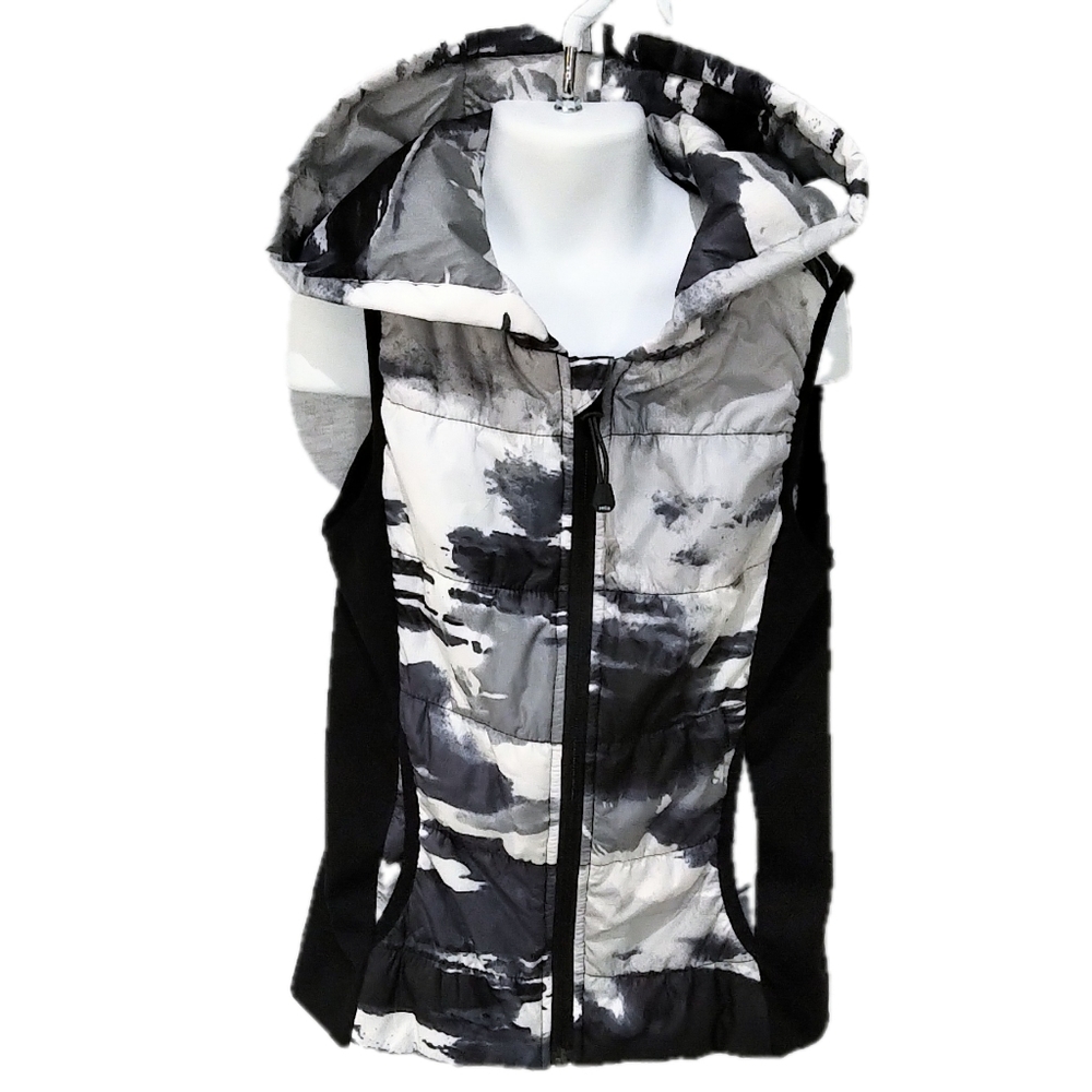 Zella Girl Hooded Lightweight Puffer Vest - Size Medium 8/10